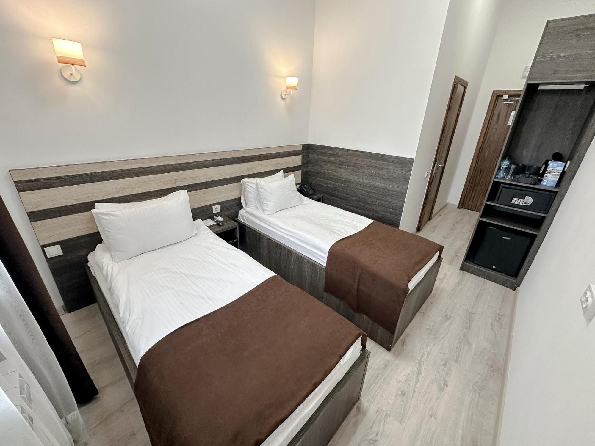Infinity Plaza Hotel Atyraū Eksteriør bilde